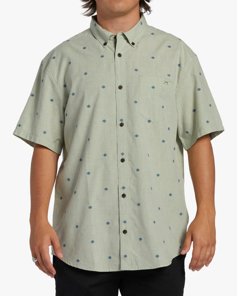 surfing wetsuits for warm weather-Billabong Men's All Day Jacquard Short Sleeve Shirt